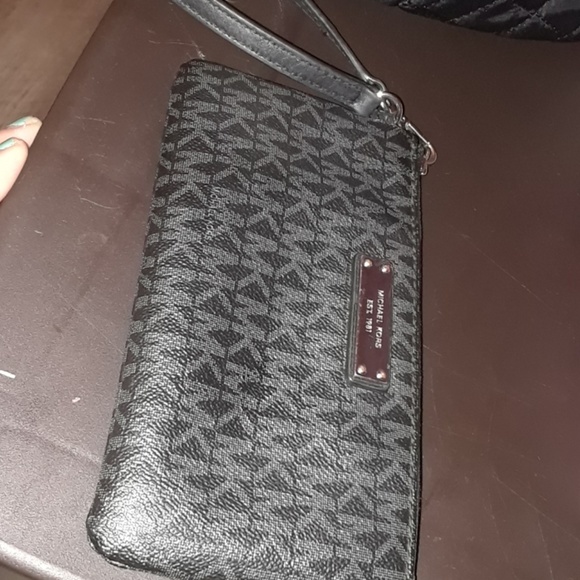 Michael Kors Handbags - MICHAEL KORS WRISTLET